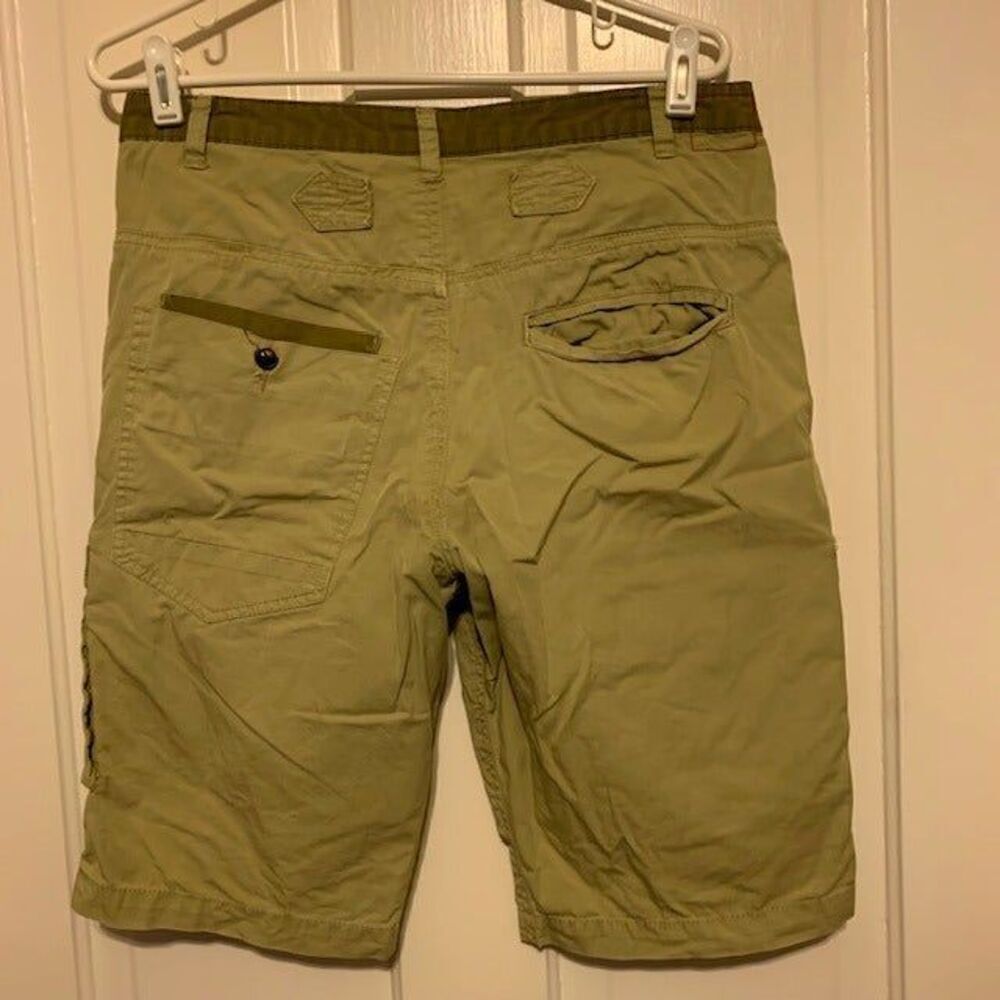 BUFFALO DAVID BRITTON SIZE 30 LIGHT GREEN CARGO SHORTS